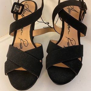 NWT American Rag Suede Wedges size 6